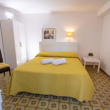 Le Torrette Rooms And Apartments アヴォラ エクステリア 写真