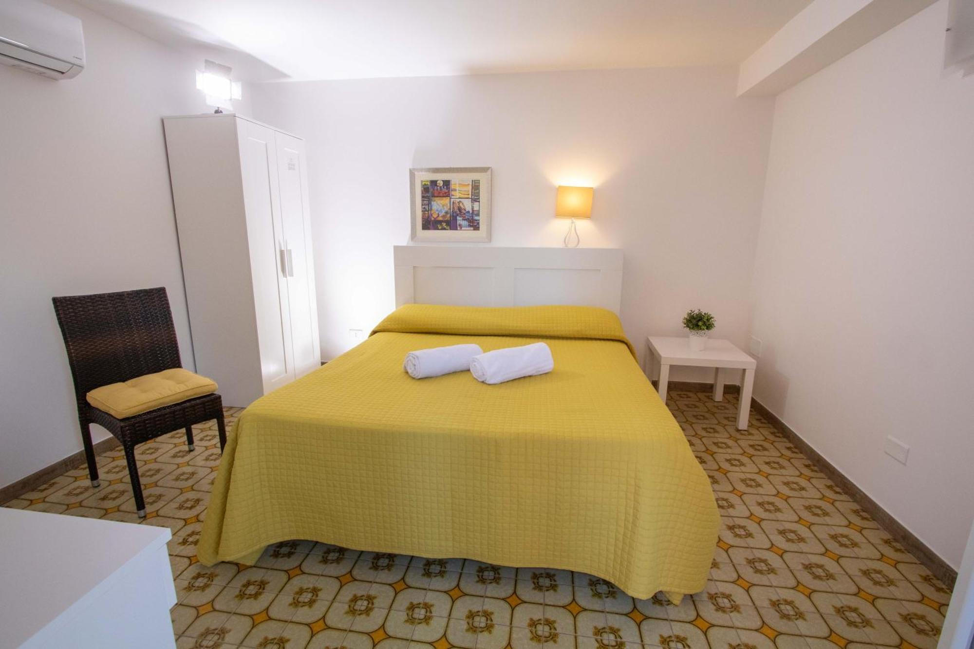 Le Torrette Rooms And Apartments アヴォラ エクステリア 写真