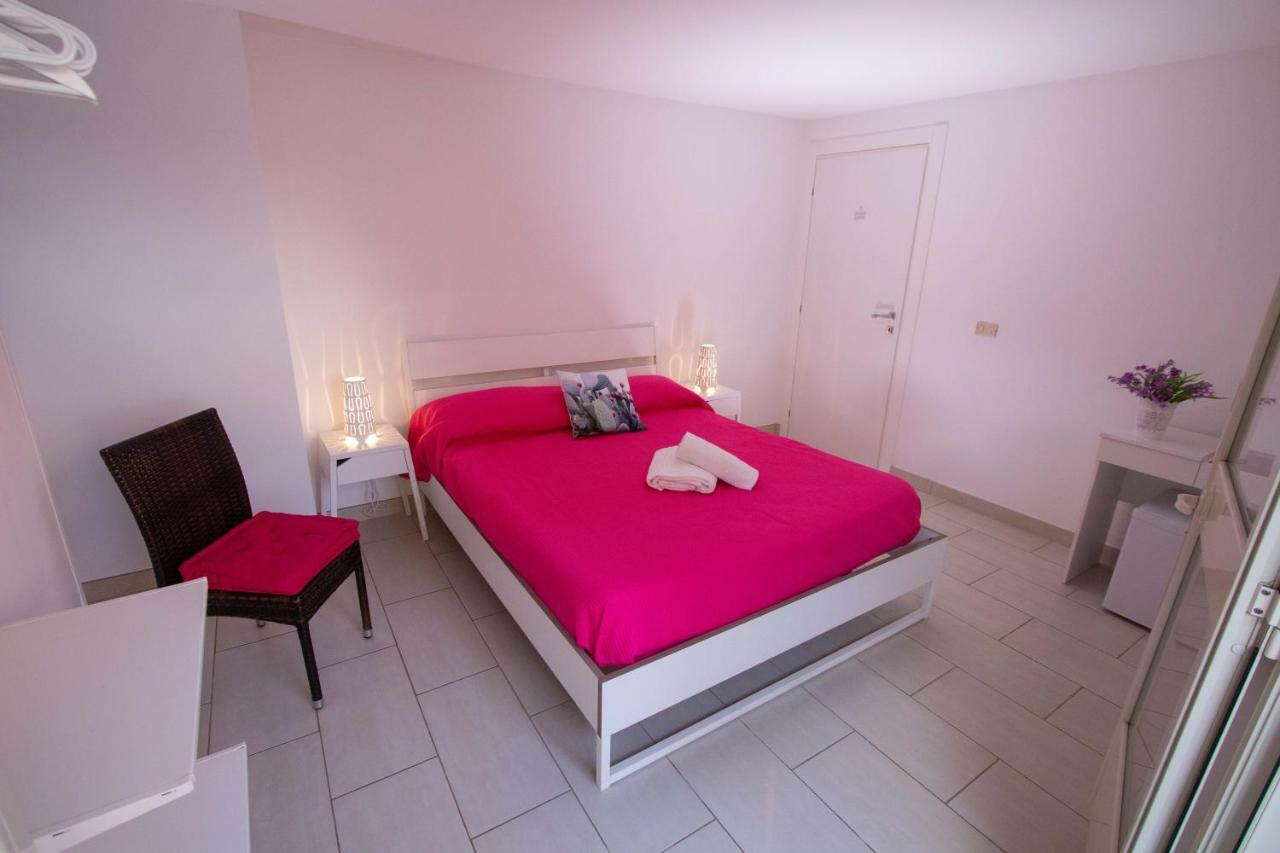 Le Torrette Rooms And Apartments アヴォラ エクステリア 写真